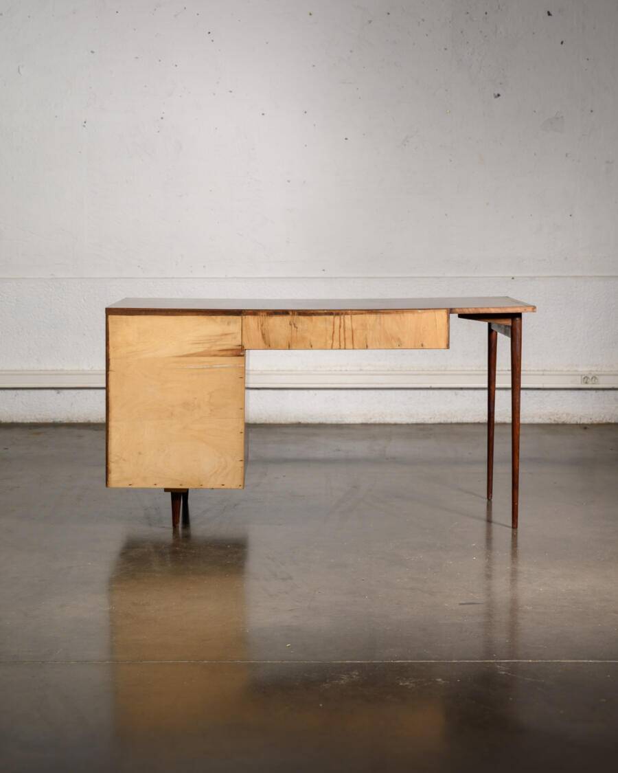 Large desk in walnut burl