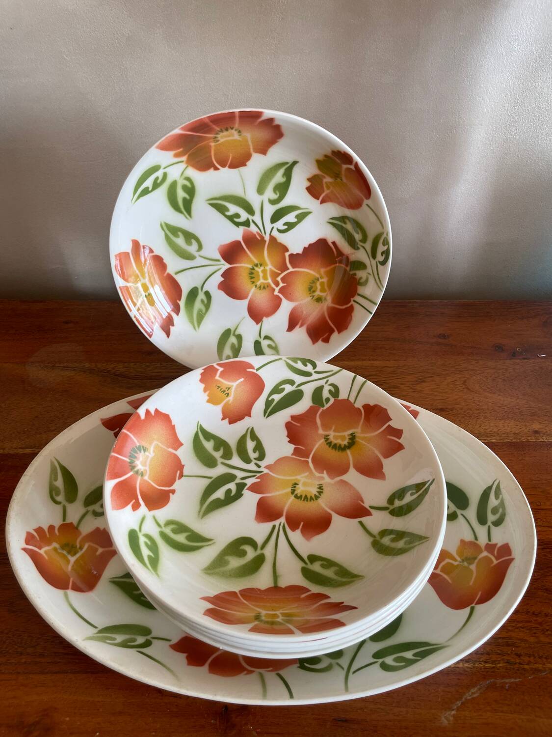 5 deep plates and flat plates Moulin des Loups