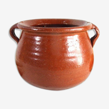 Terracotta pot, pottery pot.