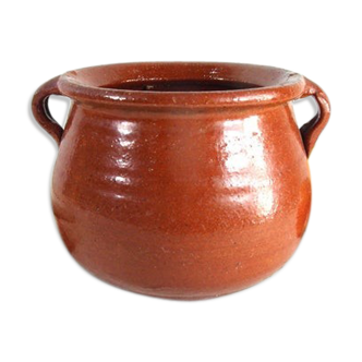 Terracotta pot, pottery pot.