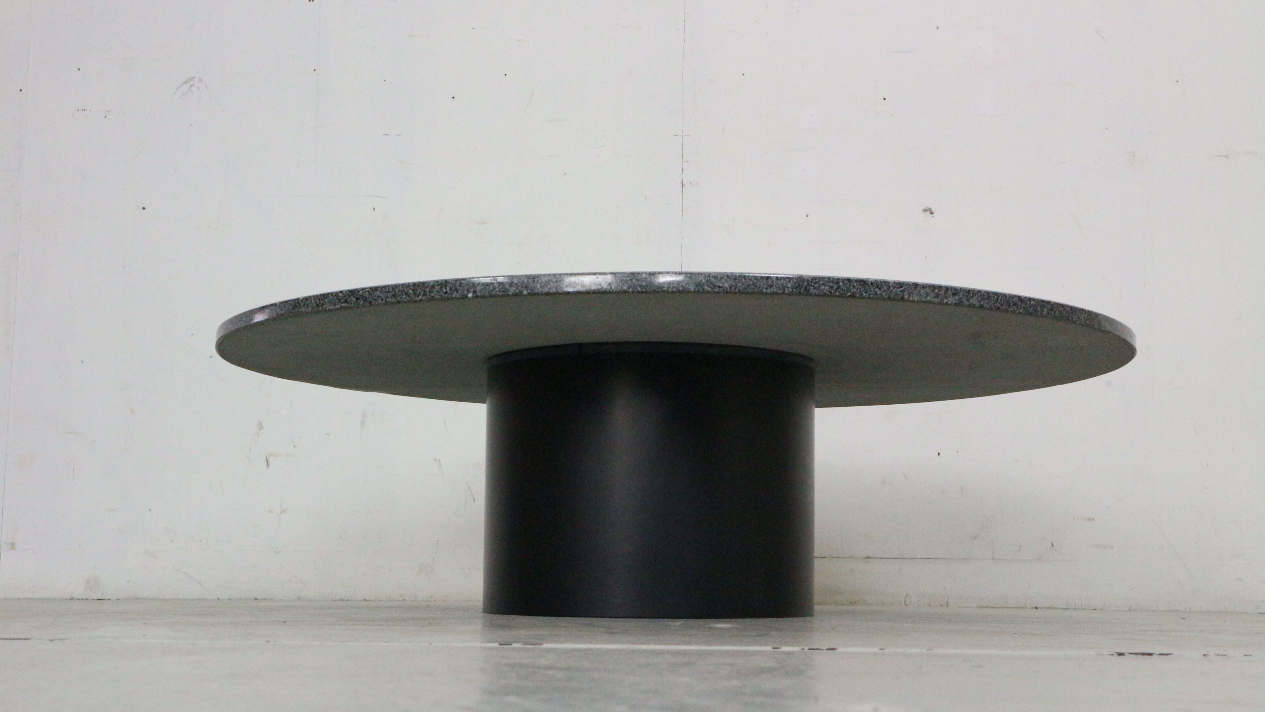 Mid-century  granite stone round coffee table, 1970's italy