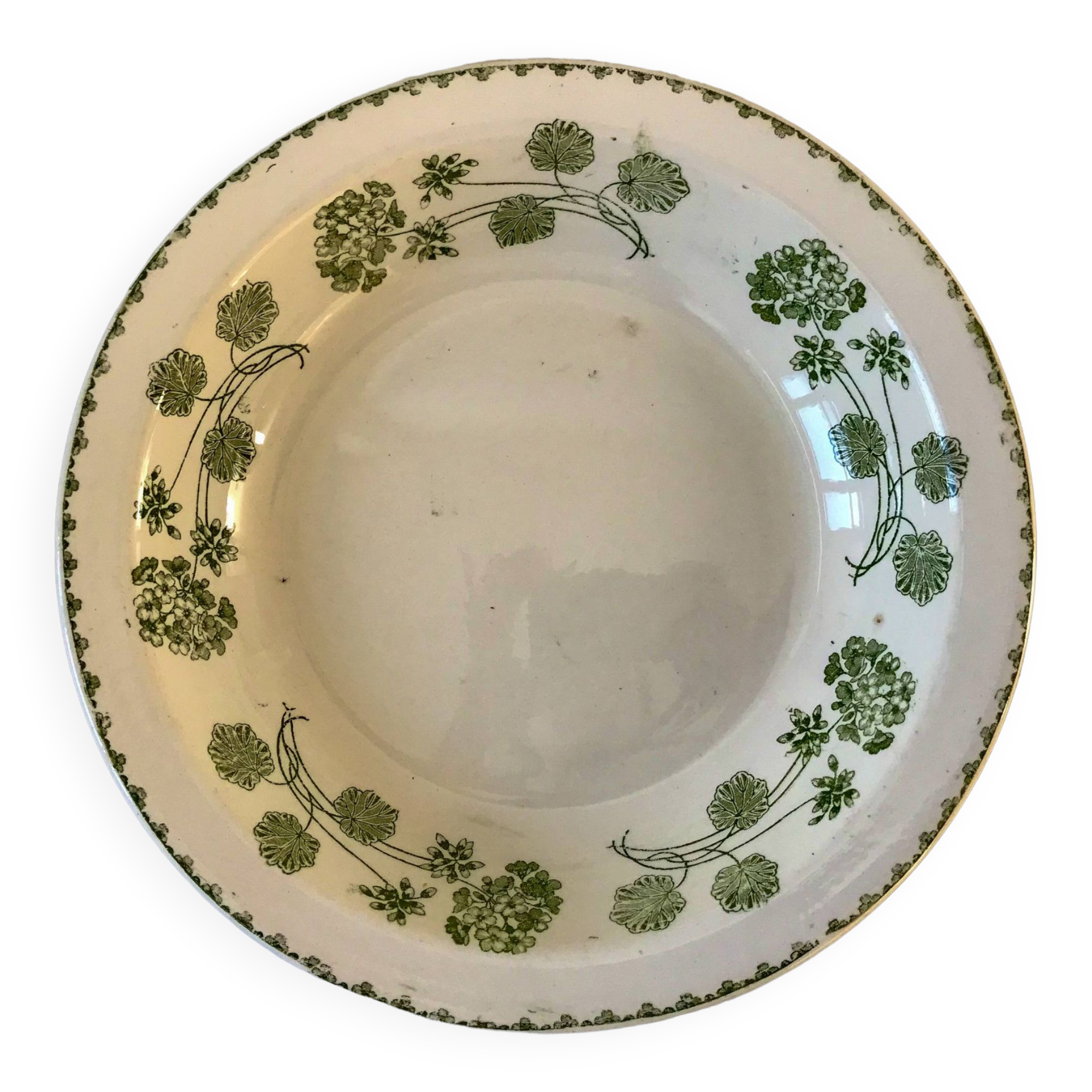 hollow dish in Digoin Sarreguemines Iron Earth model green "Geranium" late 19th century