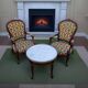 Deux fauteuils anciens style Louis XV + table guéridon en marbre