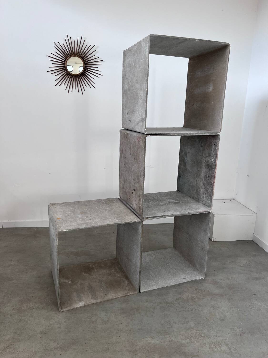 Set of 4 modular concrete shelves design G. Ifertvintage 60s