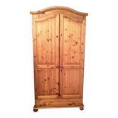 Armoire en pin style scandinave
