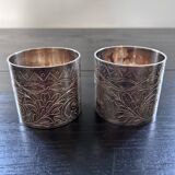 Paire de tasses en argent ciselées