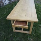 Farm table
