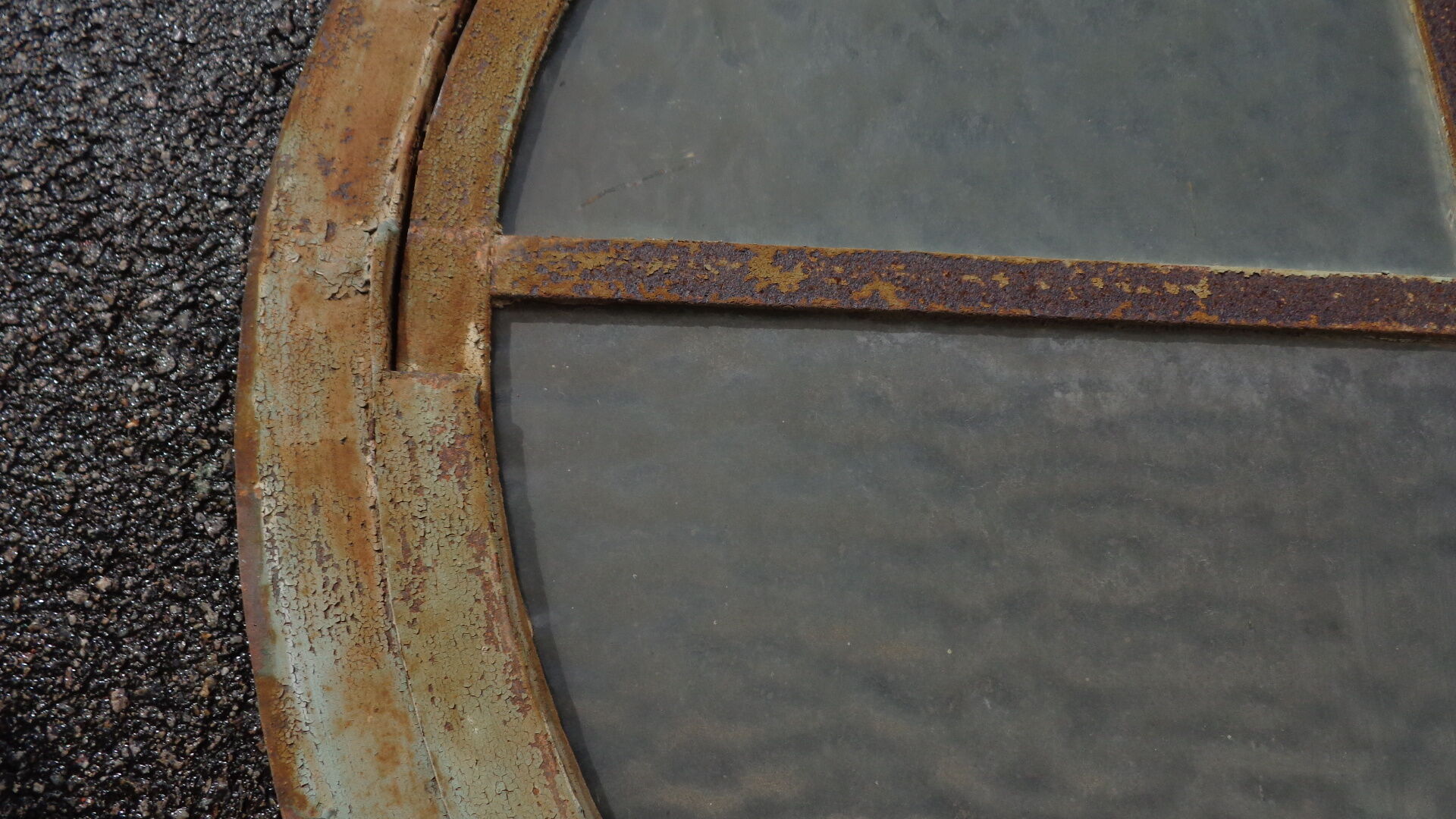 Pair of bull's-eye of factory