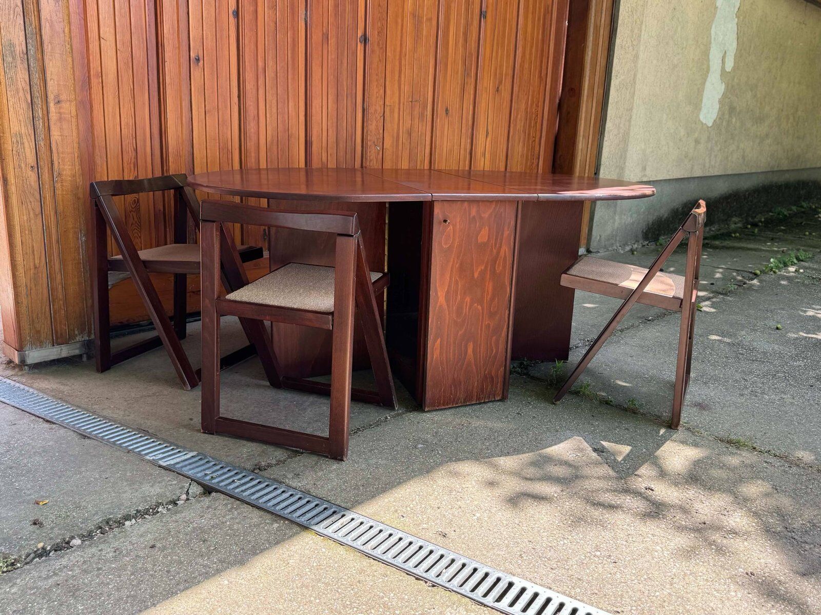 Vintage folding chairs and drop-leaf dining table, 1960s, set of 5