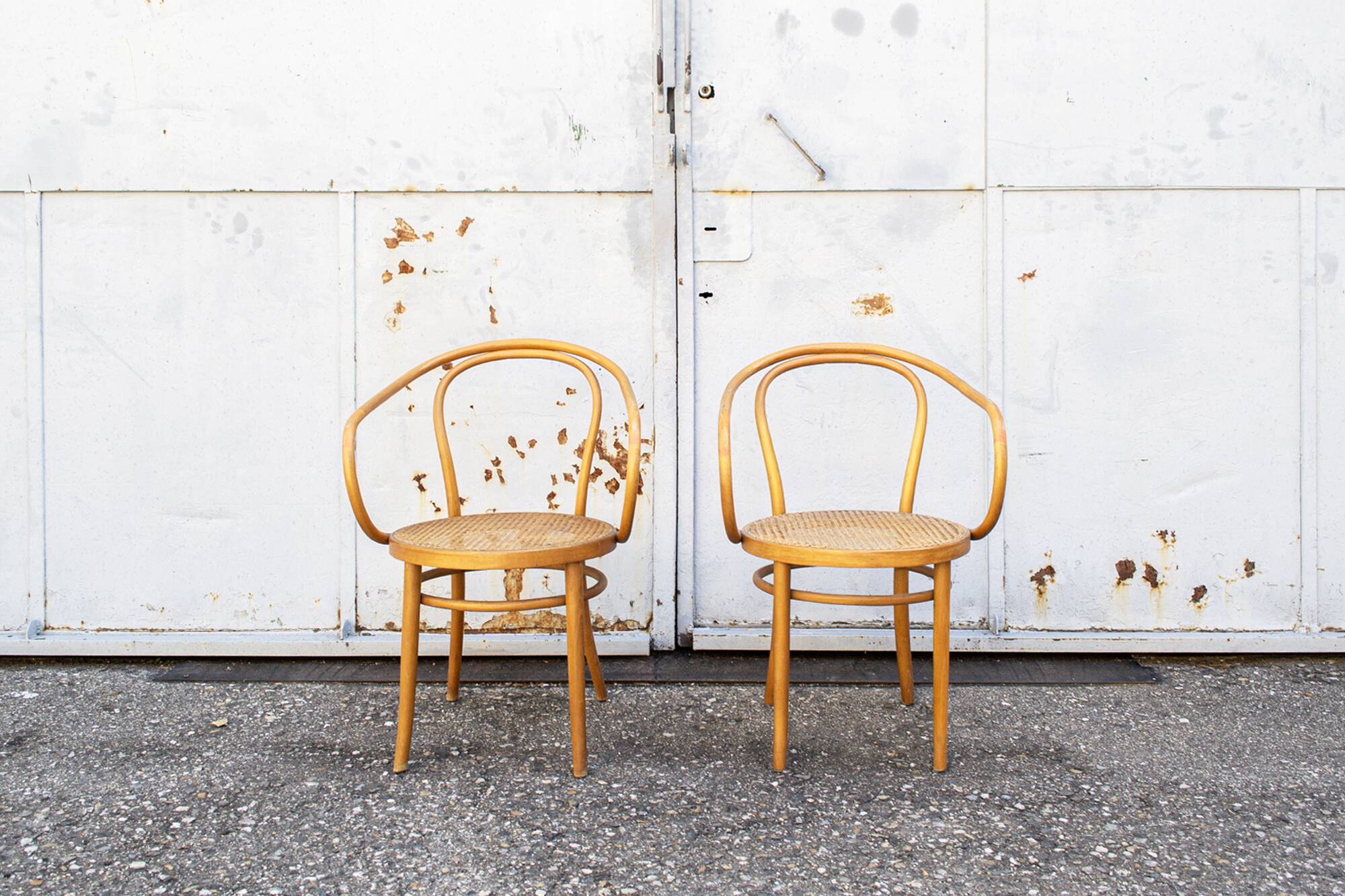 Pair of armchairs model 209 attributed to Thonet, 1970