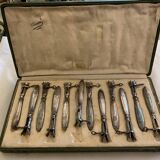 12 rib sleeves. Solid silver-filled handles. France