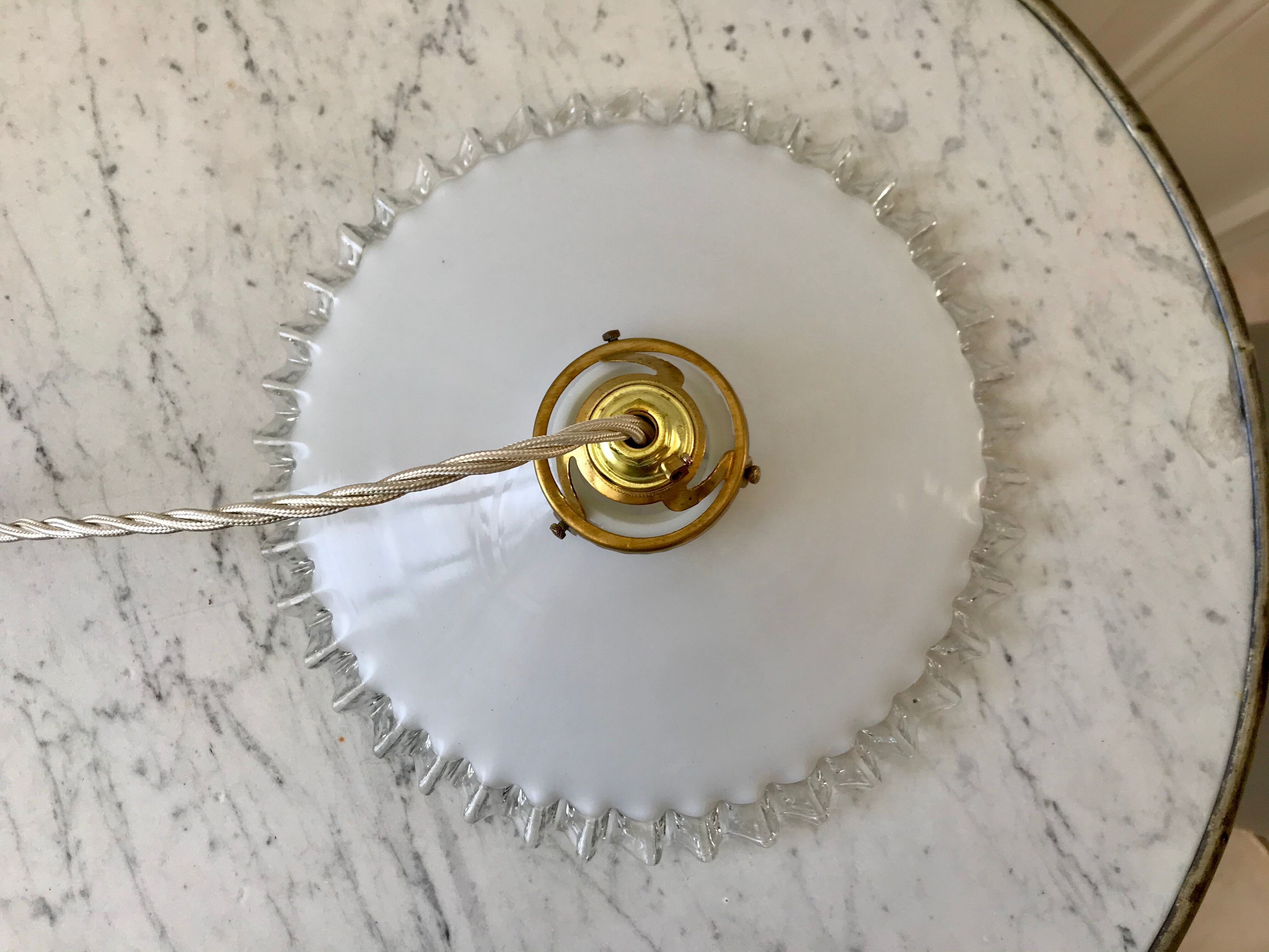 Serrated opaline suspension 20-30s