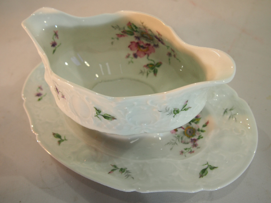 Lot Soupière and saucier Porcelaine hard Georges boyer