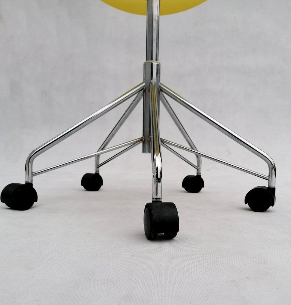 Model 3117 office swivel chair in yellow by Arne Jacobsen for Fritz Hansen, 1995