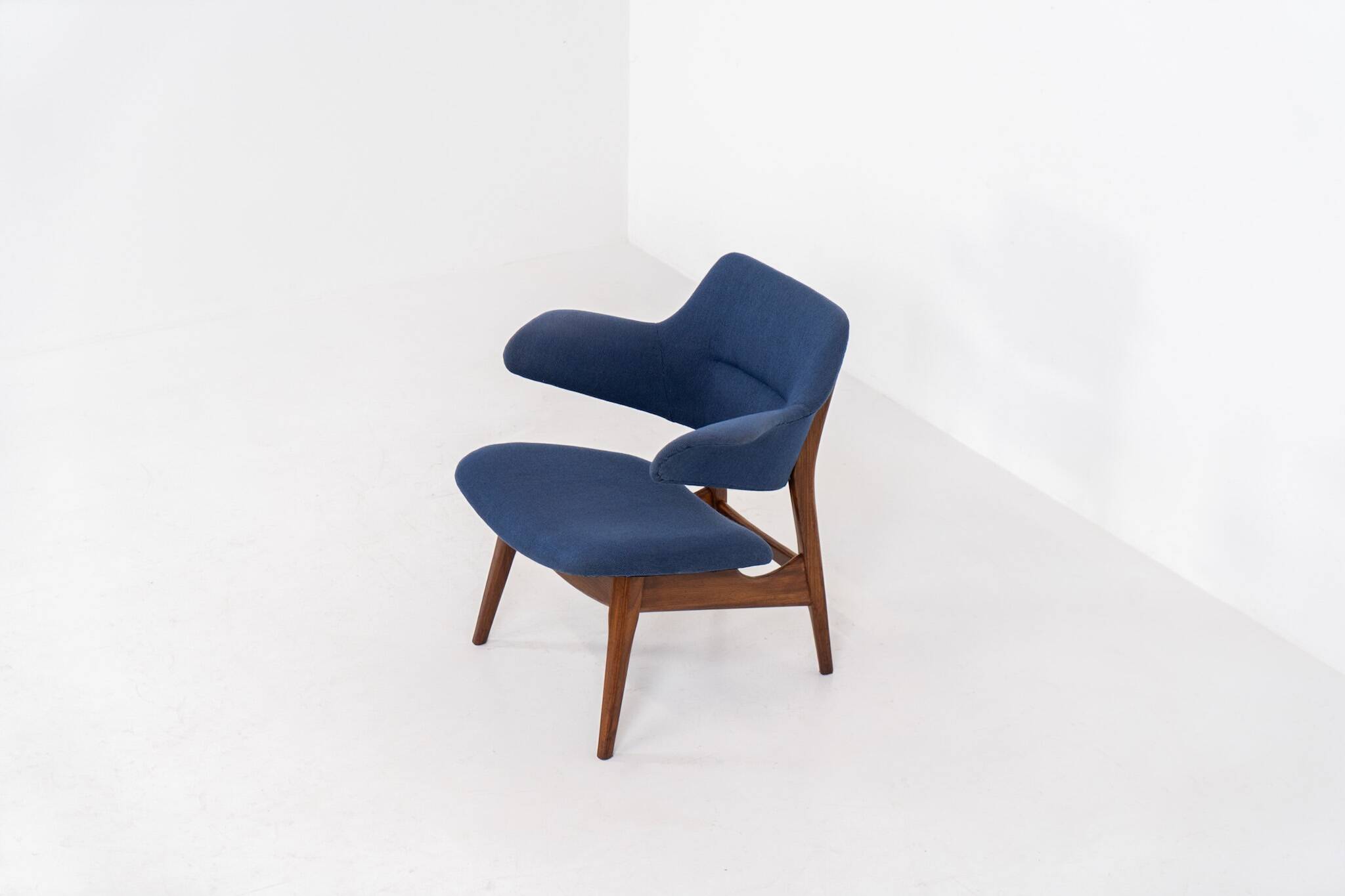 “Pinguin” armchair by Louis van Teeffelen for Wébé