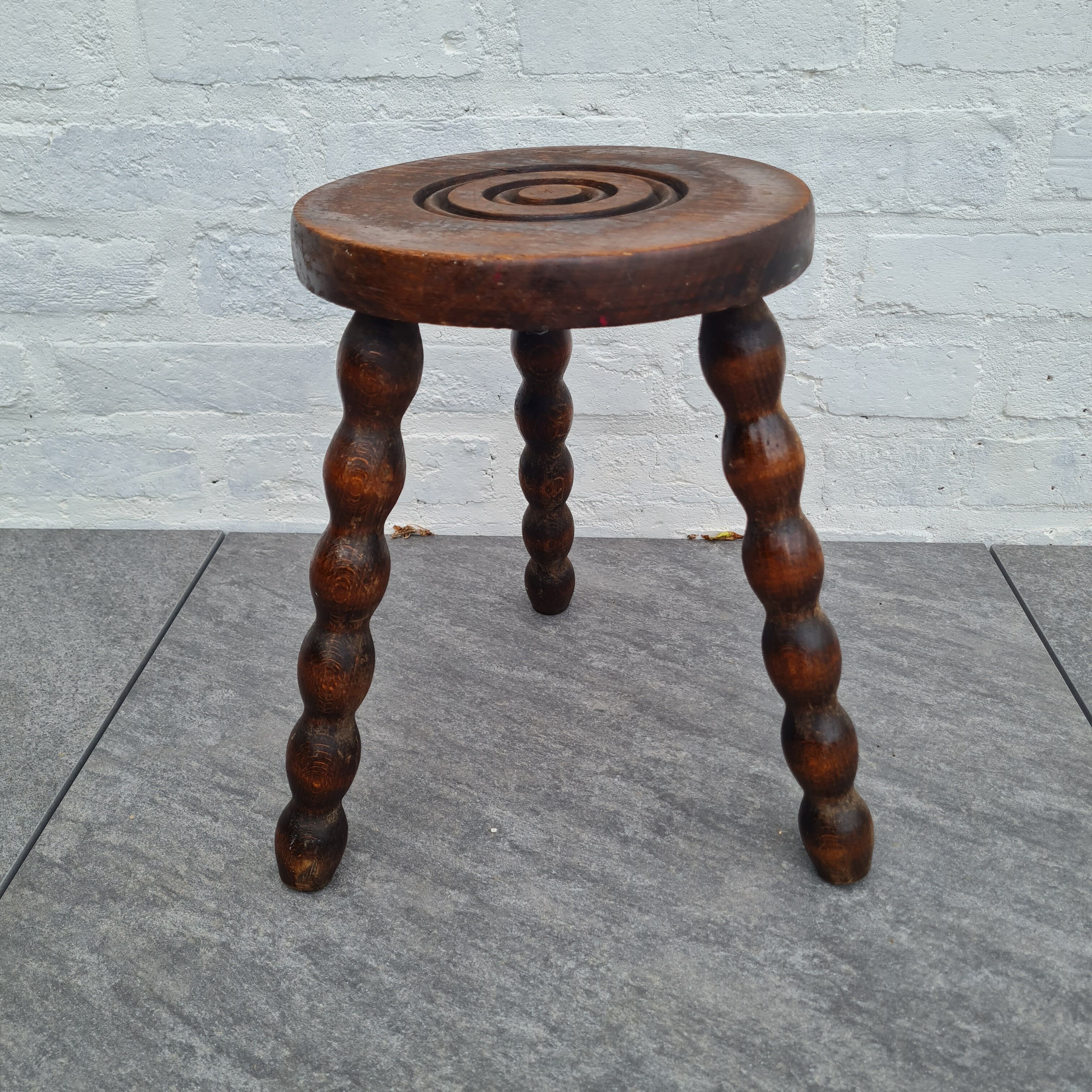 Tripod stool