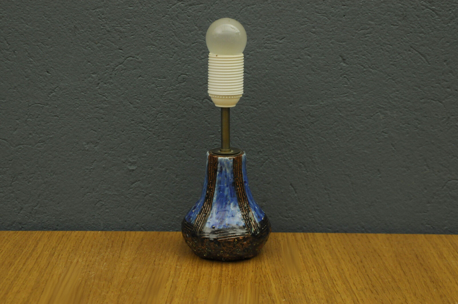 Scandinavian ceramic lamp