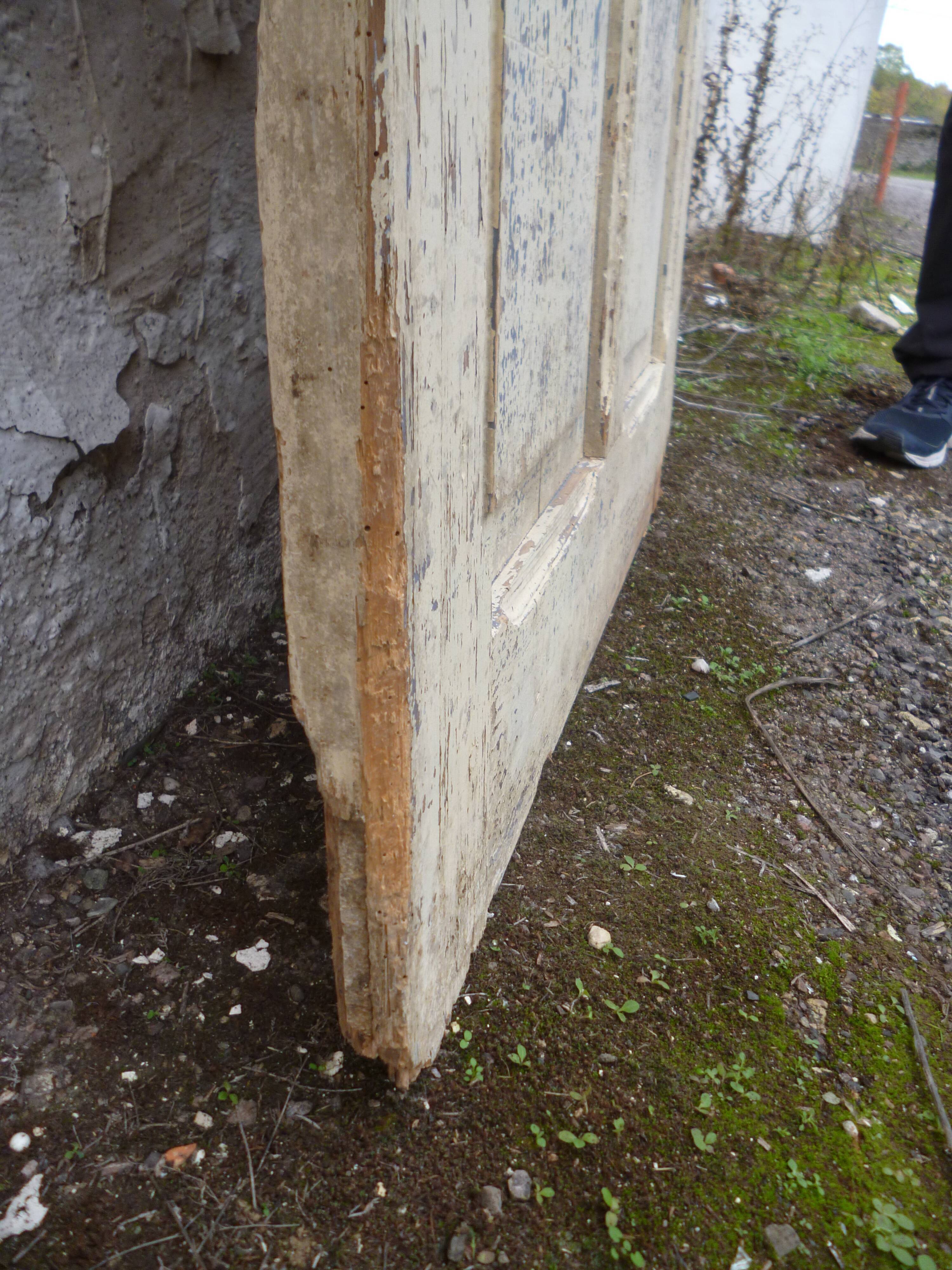 Wooden door old patina