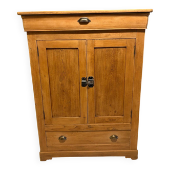 Large rustic jam maker