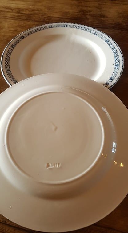 Set of 2 flat plates in Iron Earth Salins vauban model