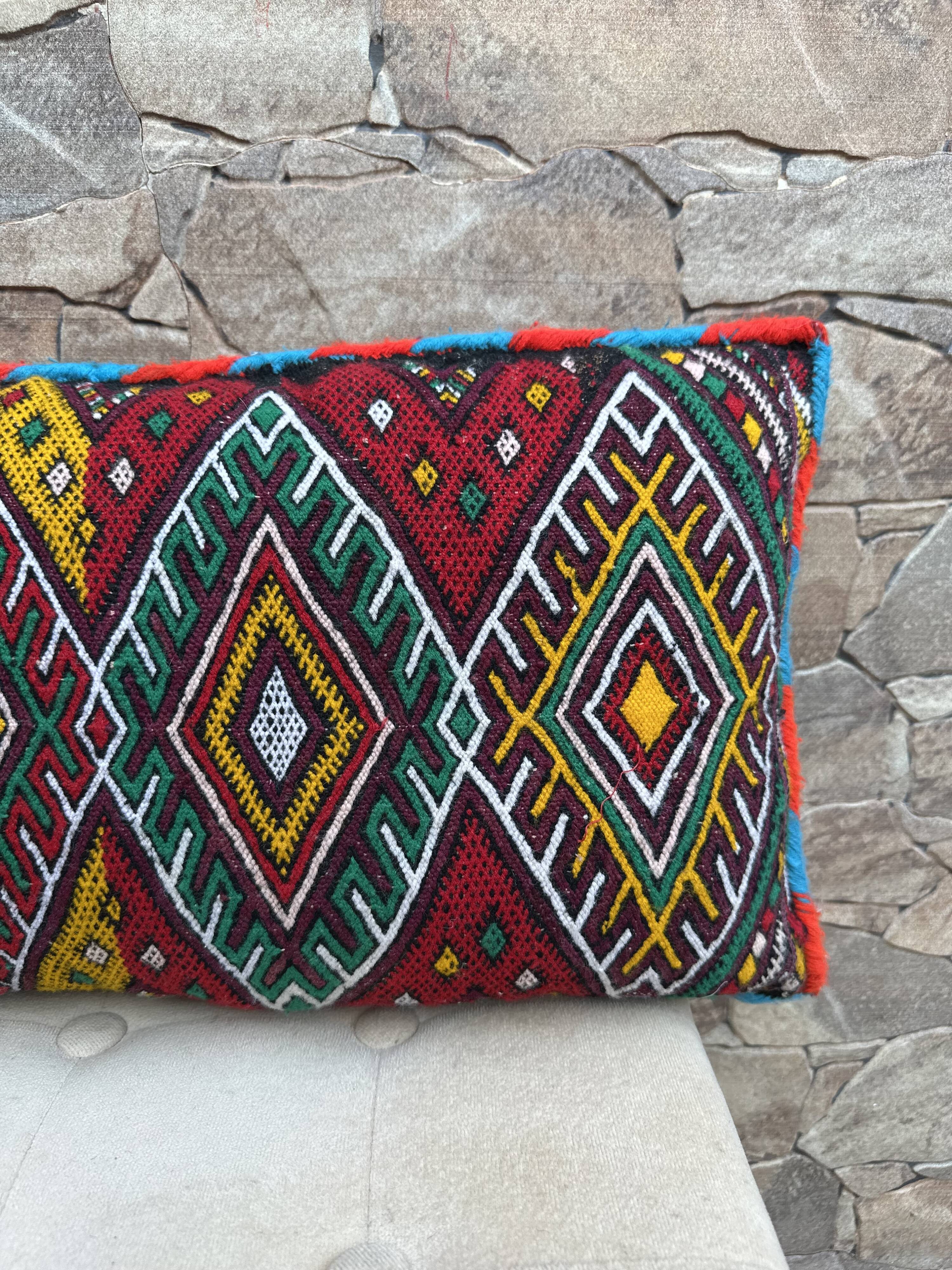 Coussin Kilim berbère vintage, Maroc