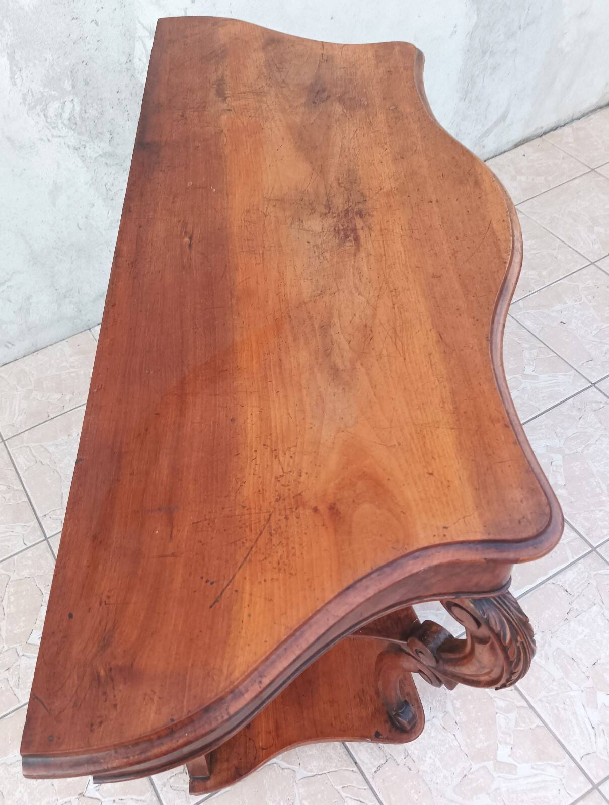 Large console from the Napoleonic III era in walnut and walnut burl.
