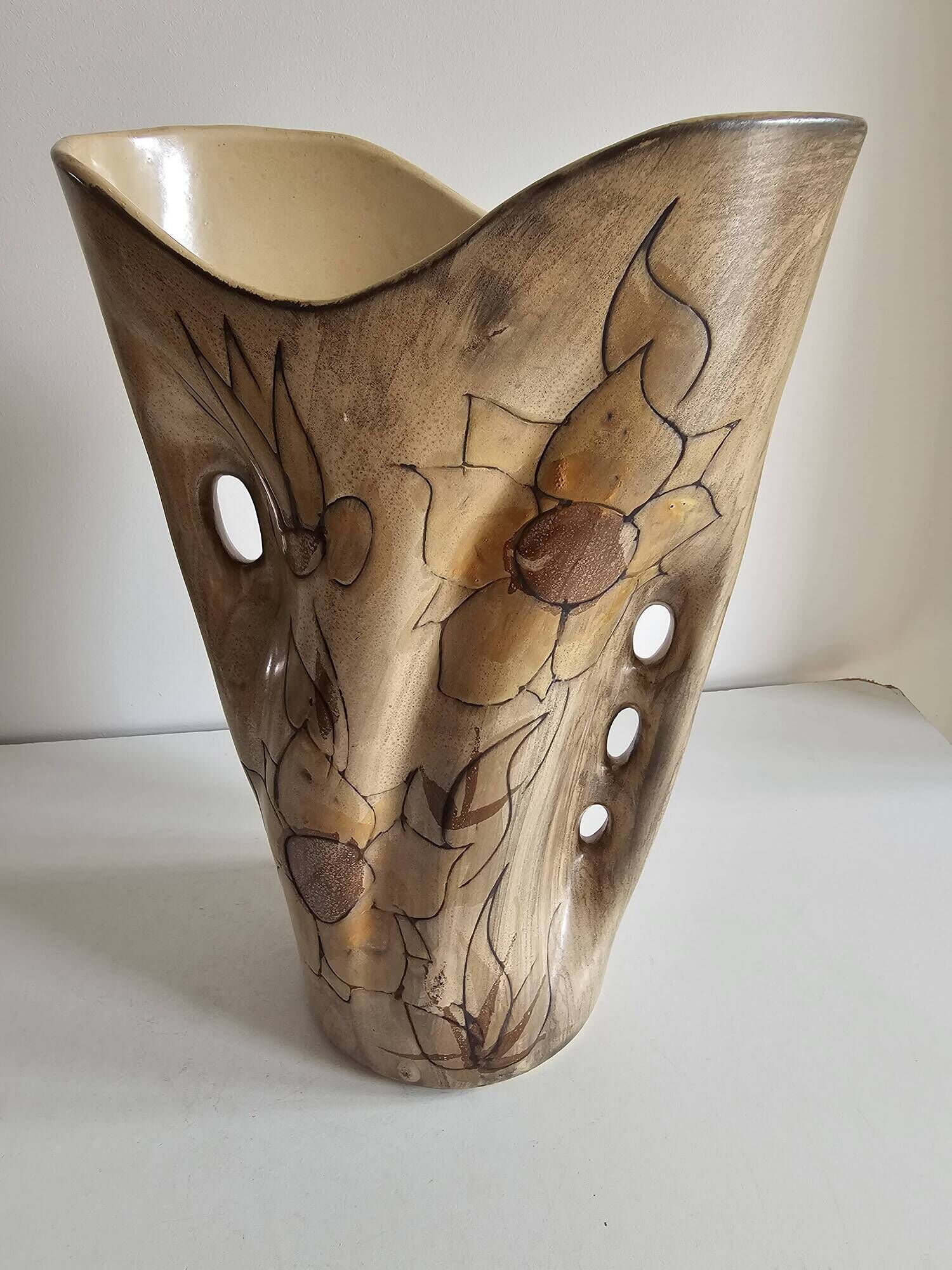 Large ceramic vase with floral pattern in the style of Vallauris.