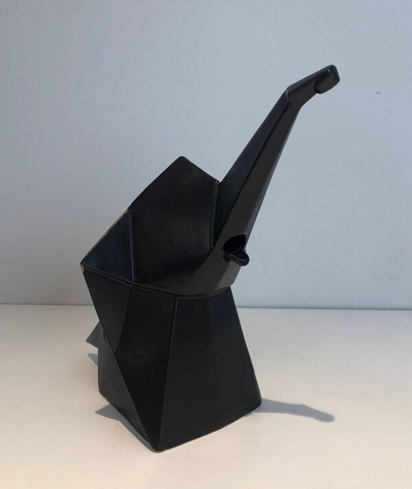 Pichet éléphant en céramique noire