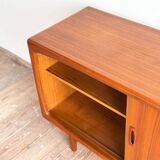 Petit buffet danois Mid-Century en teck par H.P. Hansen, années 1950