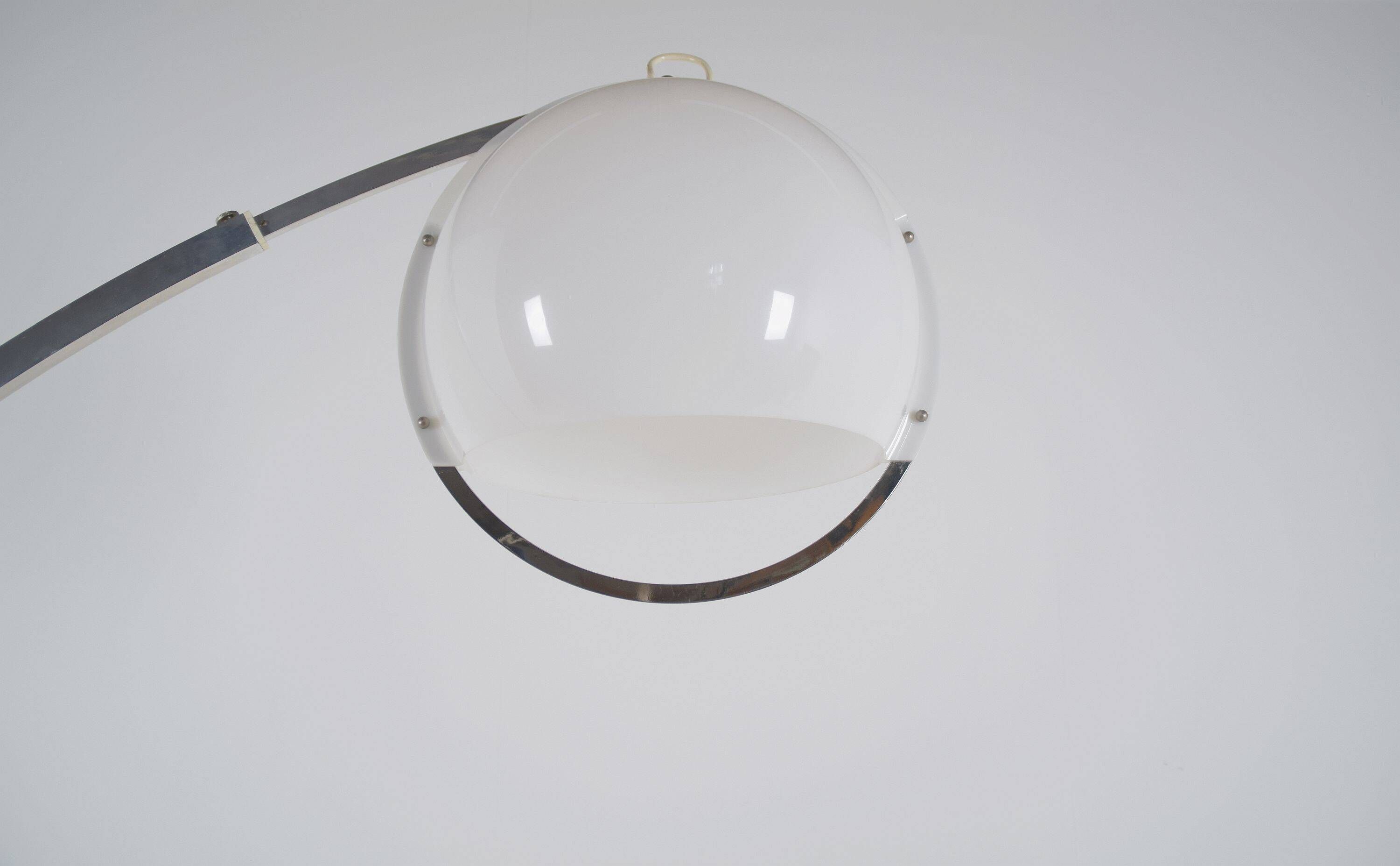 Lampe sur pied Arc italienne par Harvey Guzzini, années 1970
