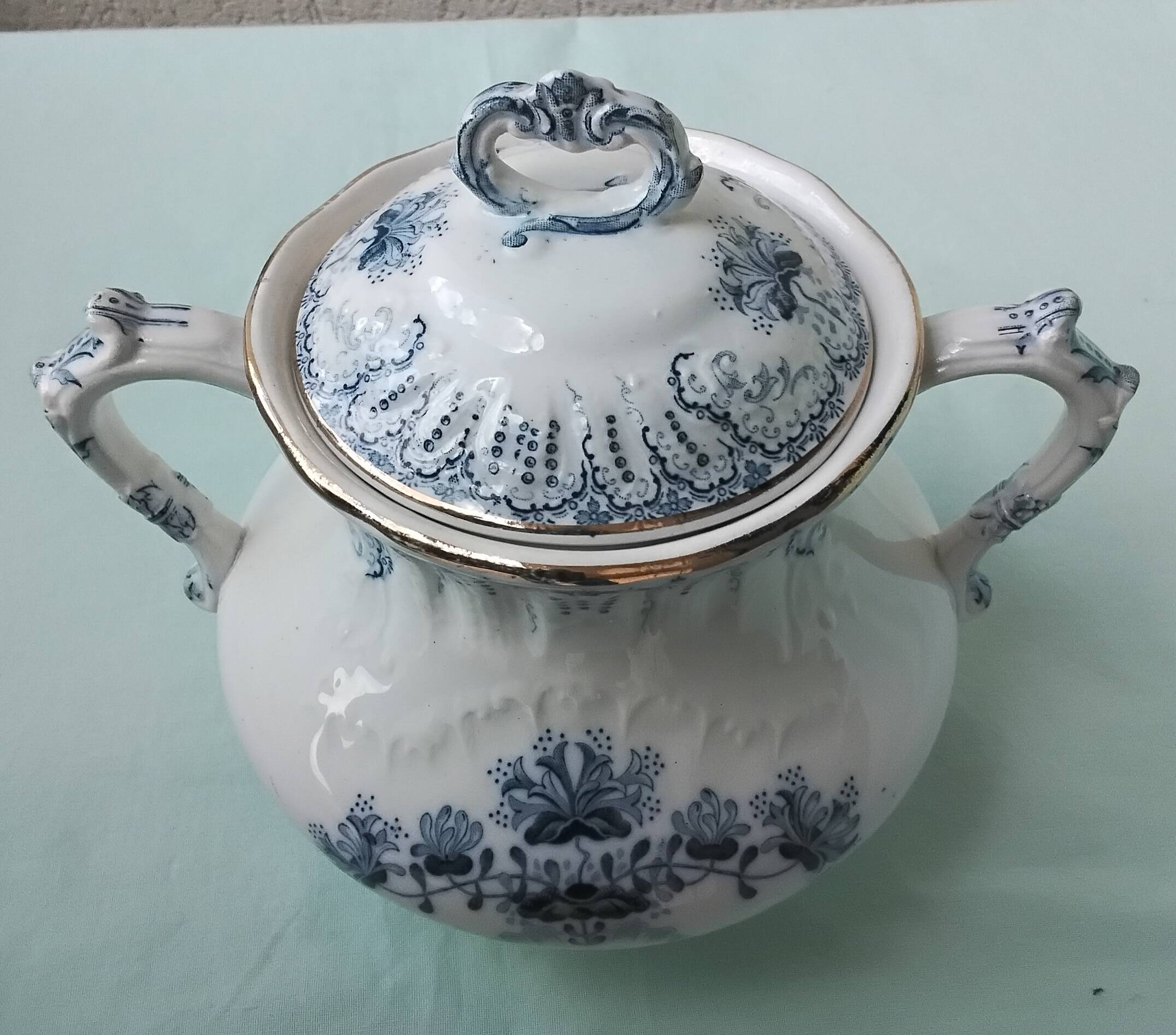 Sugar bowl in Saint Amand ironstone