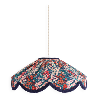 Cosette floral-shaped pendant light with "thousand flowers" print