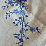 Nappe ronde et ses 8 serviettes brodées main début 20ème en percale de