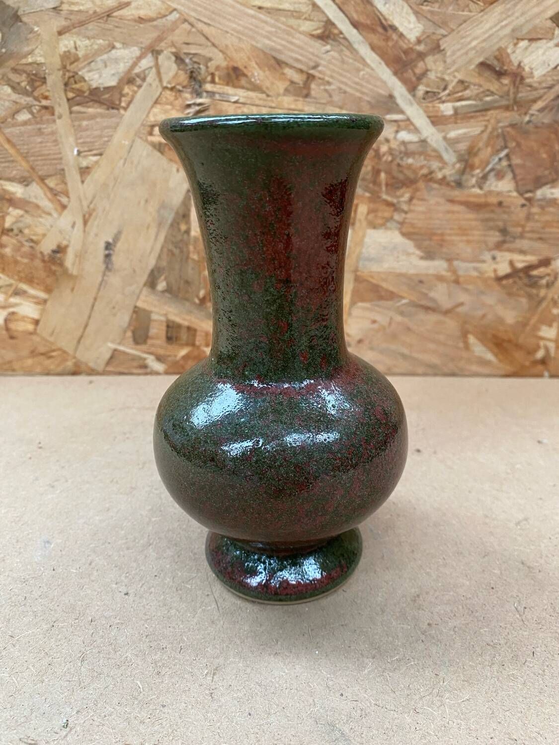 Old vase le cep green & red sandstone made in france vintage