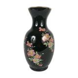 Vase opalin noir à décor de fleurs