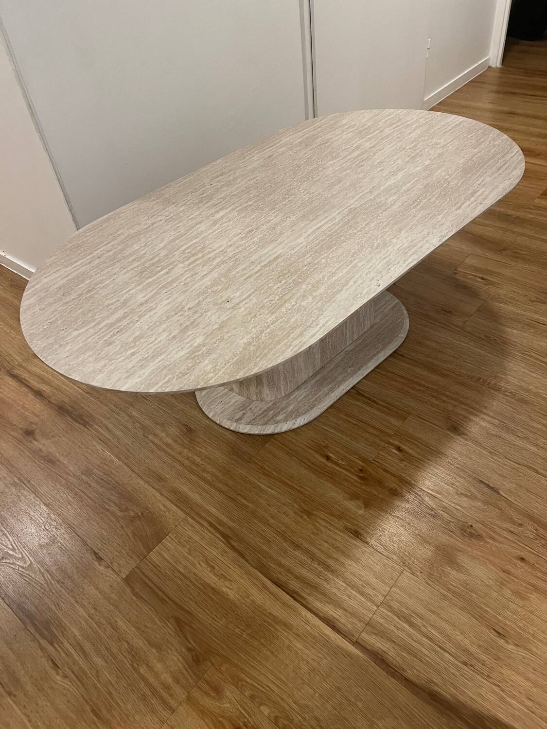 Table base effet travertin