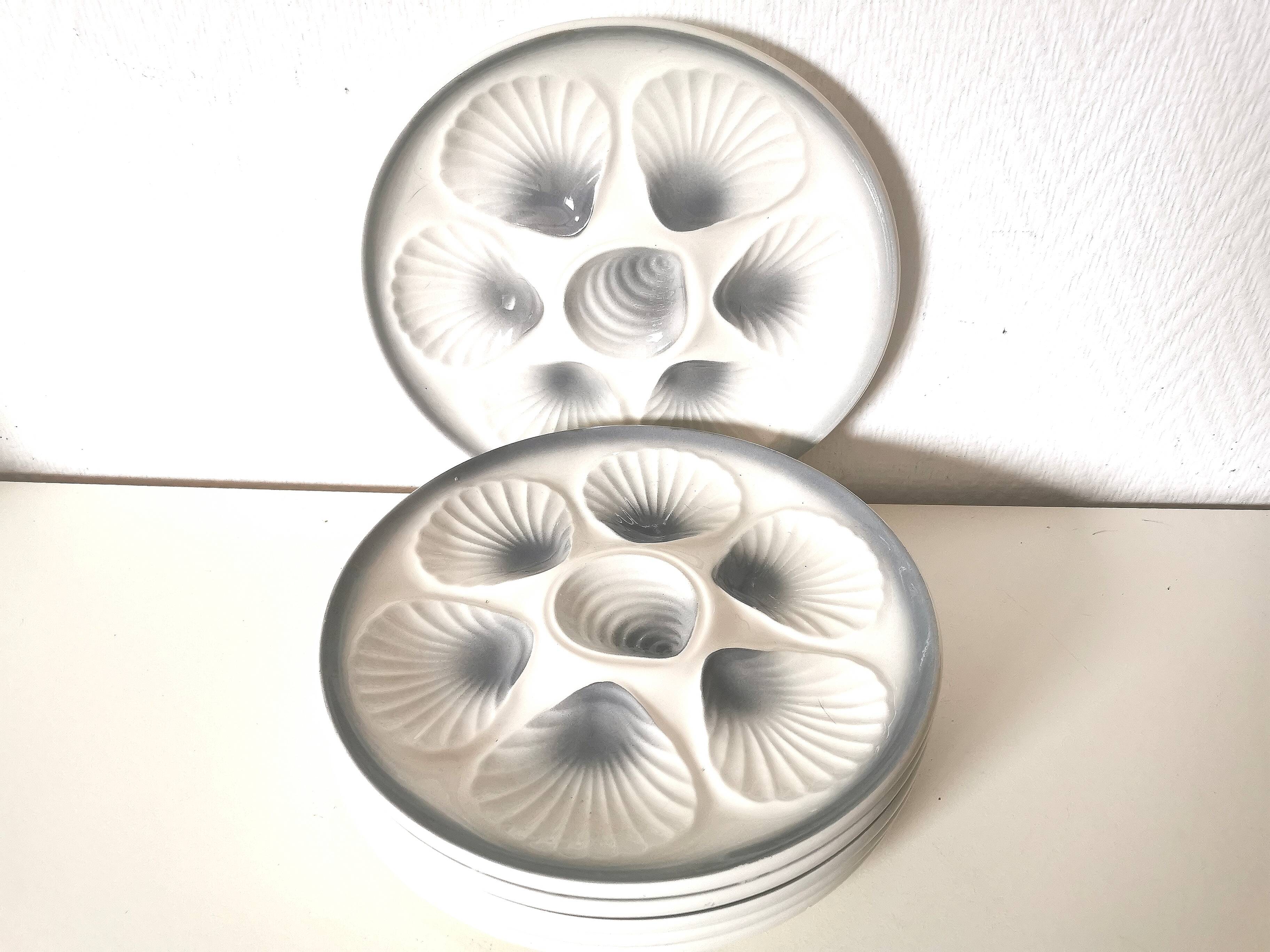 Plates, oyster dish, gray and white, Moulin des Loups ceramic