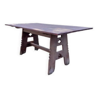 Farm table