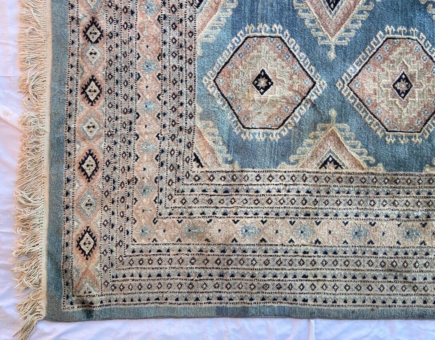 Tapis oriental fait main xxeme fond bleu 307 cm x 222 cm