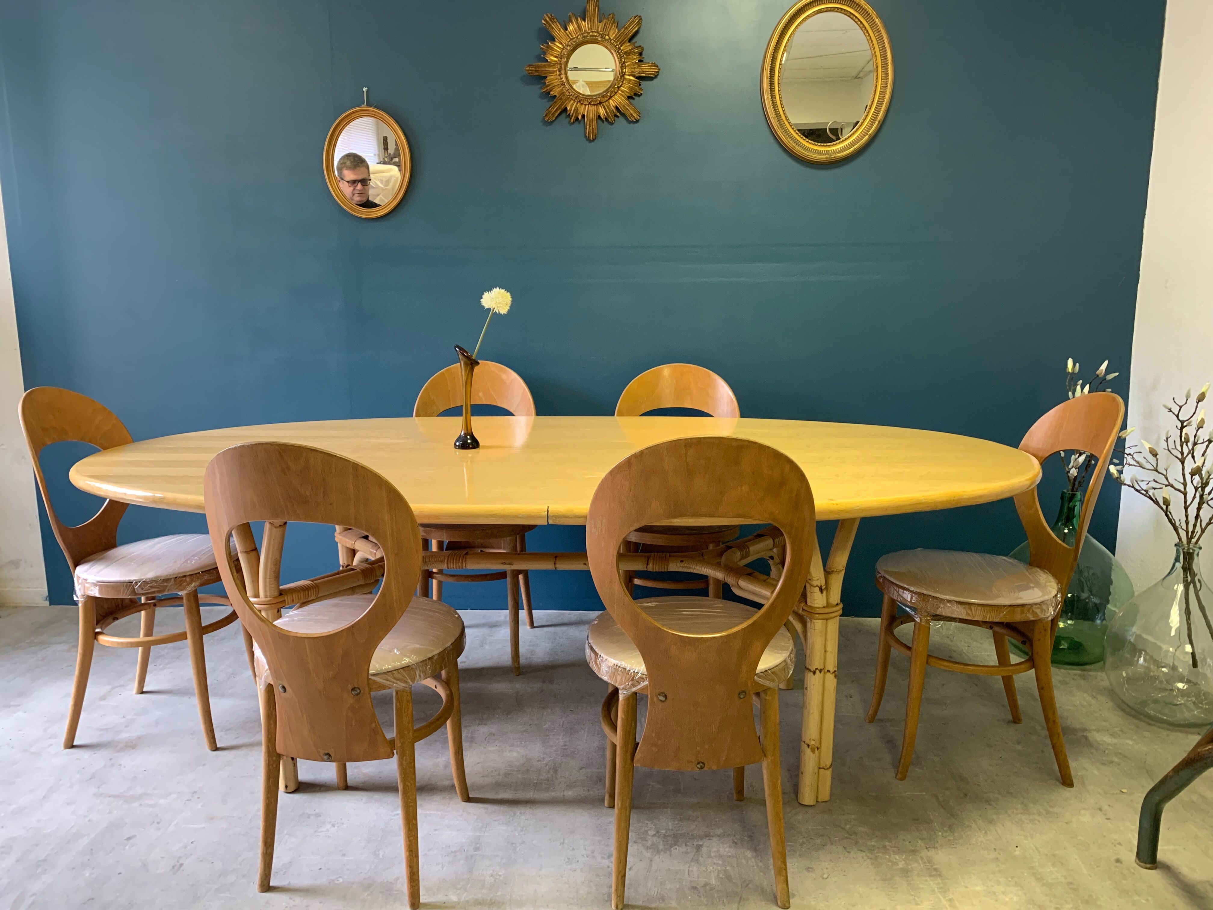 Large rattan table 8/10 people