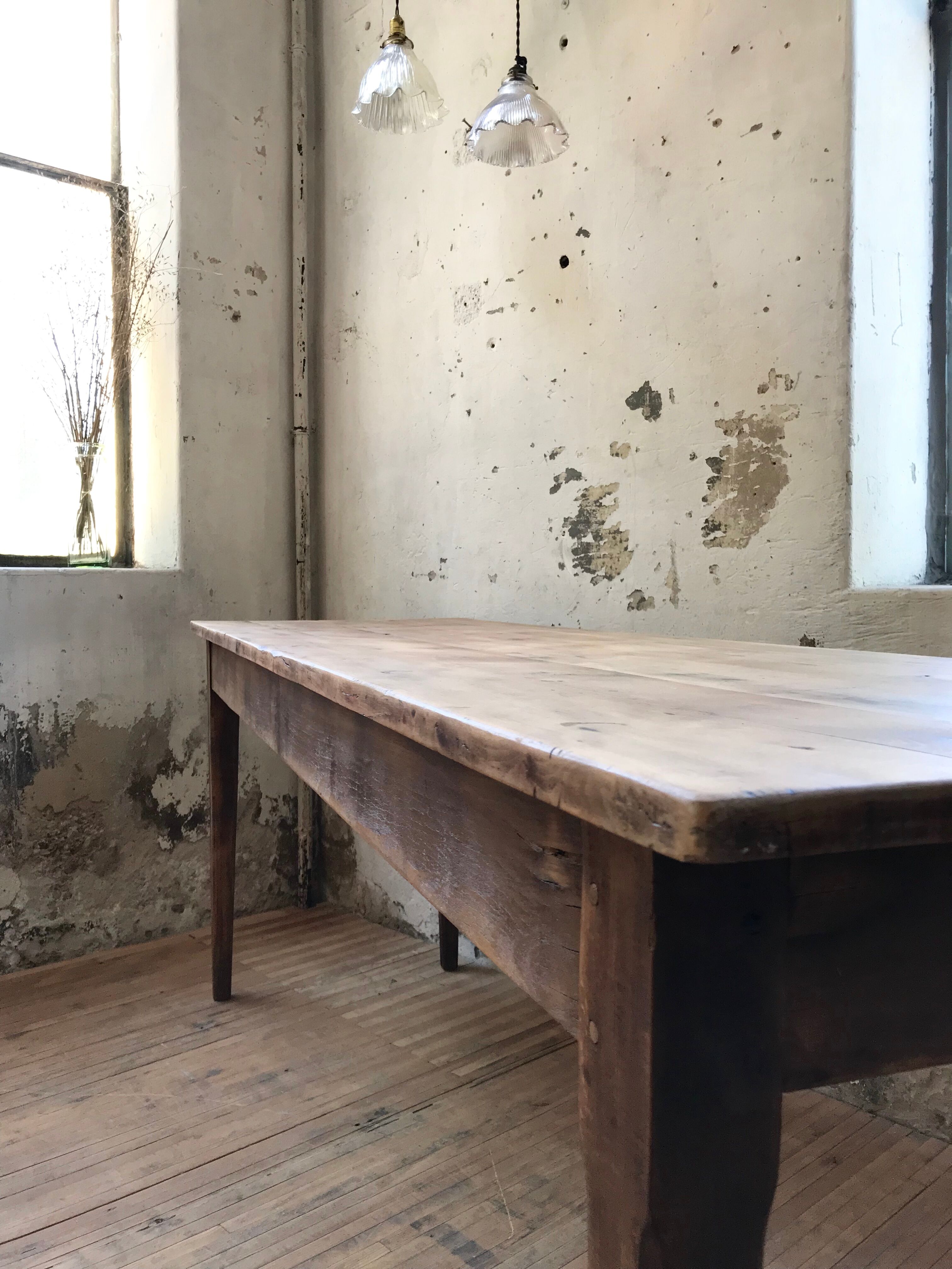 Table de ferme vintage en hêtre