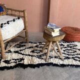Azilal white and black Moroccan rug - 167 x 72 cm