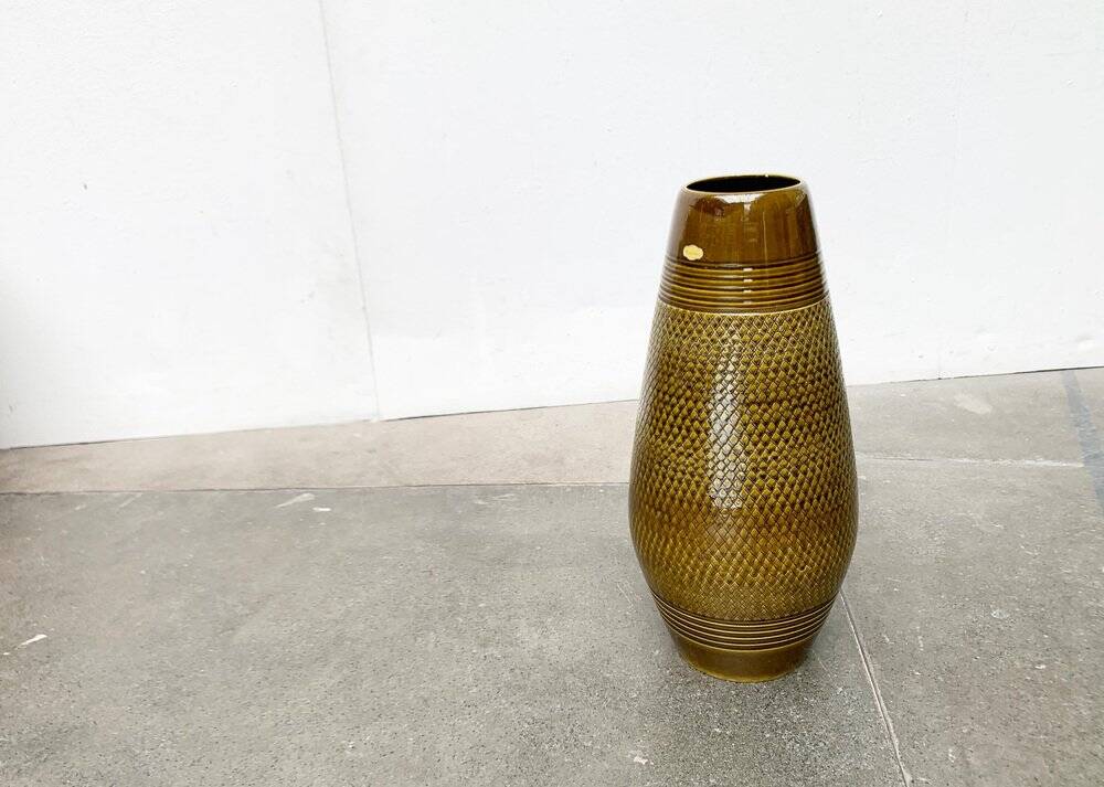Footed vase in West German pottery, mid-century WGP by Bay Keramik, 1960s.