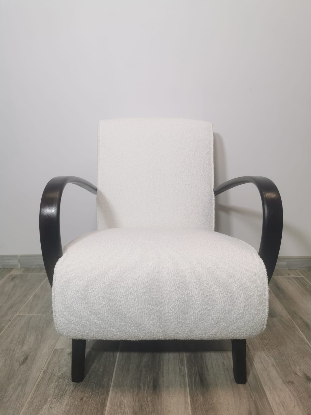 Fauteuil blanc par Jindrich Halabala, années 1940