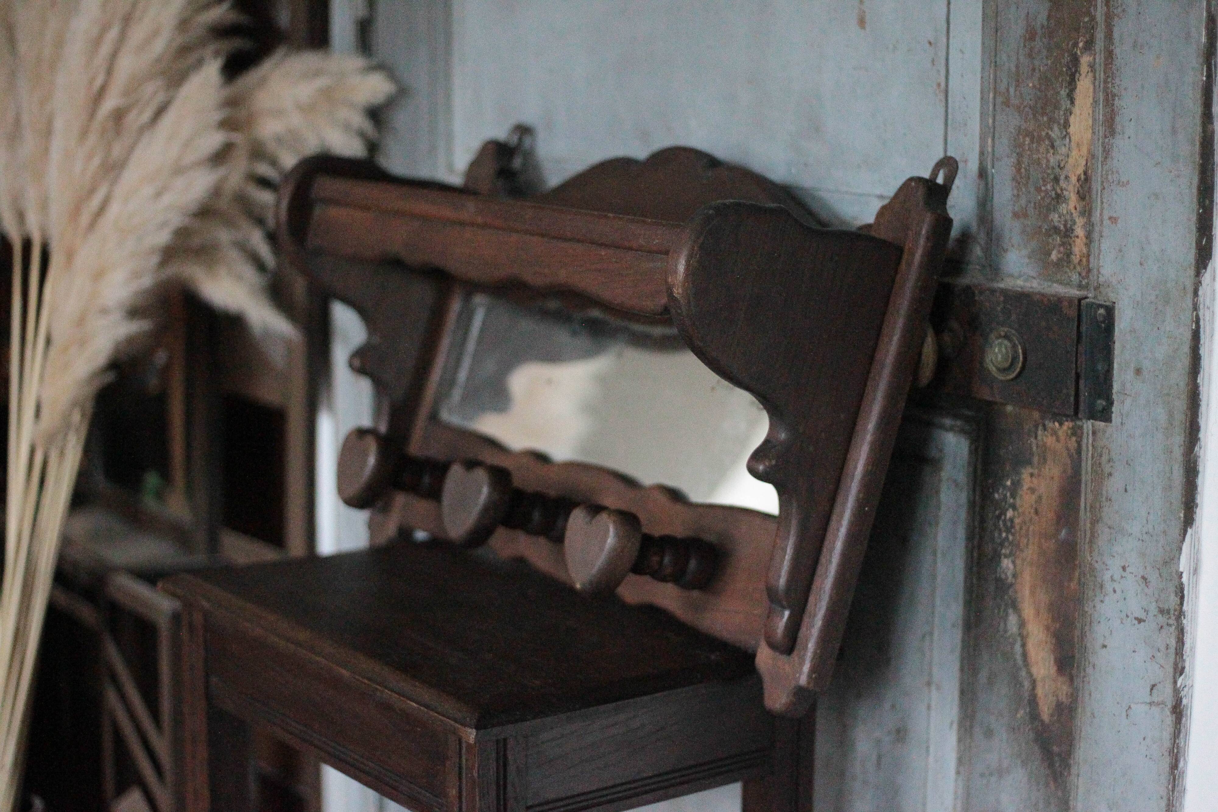 Solid wood coat rack with wall mirror, heart-shaped coat hooks