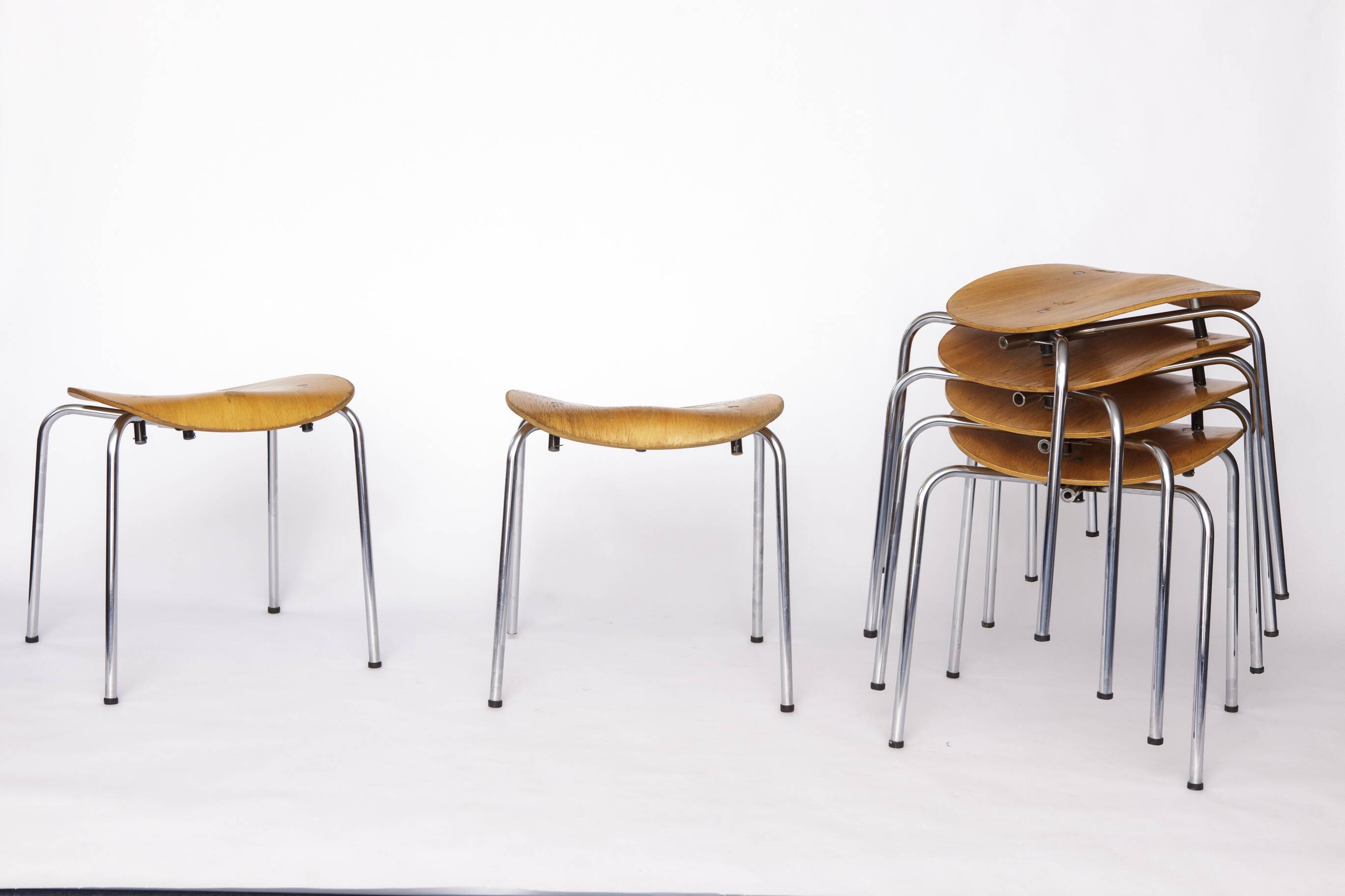 Set of 6 Egon Eiermann SE68 Stools – 1950s Mid Century Modern Beech Plywood