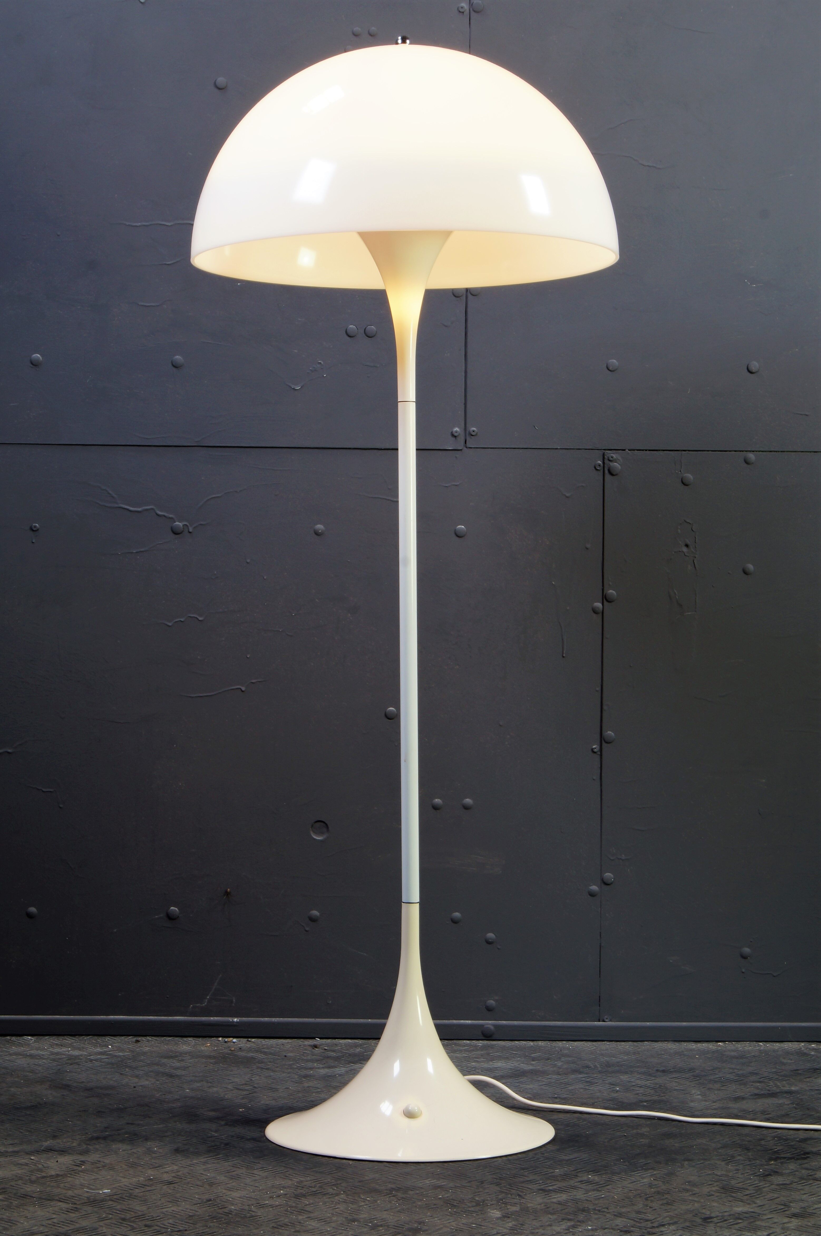 Phantella floorlamp - Verner Panton for Louis Poulsen