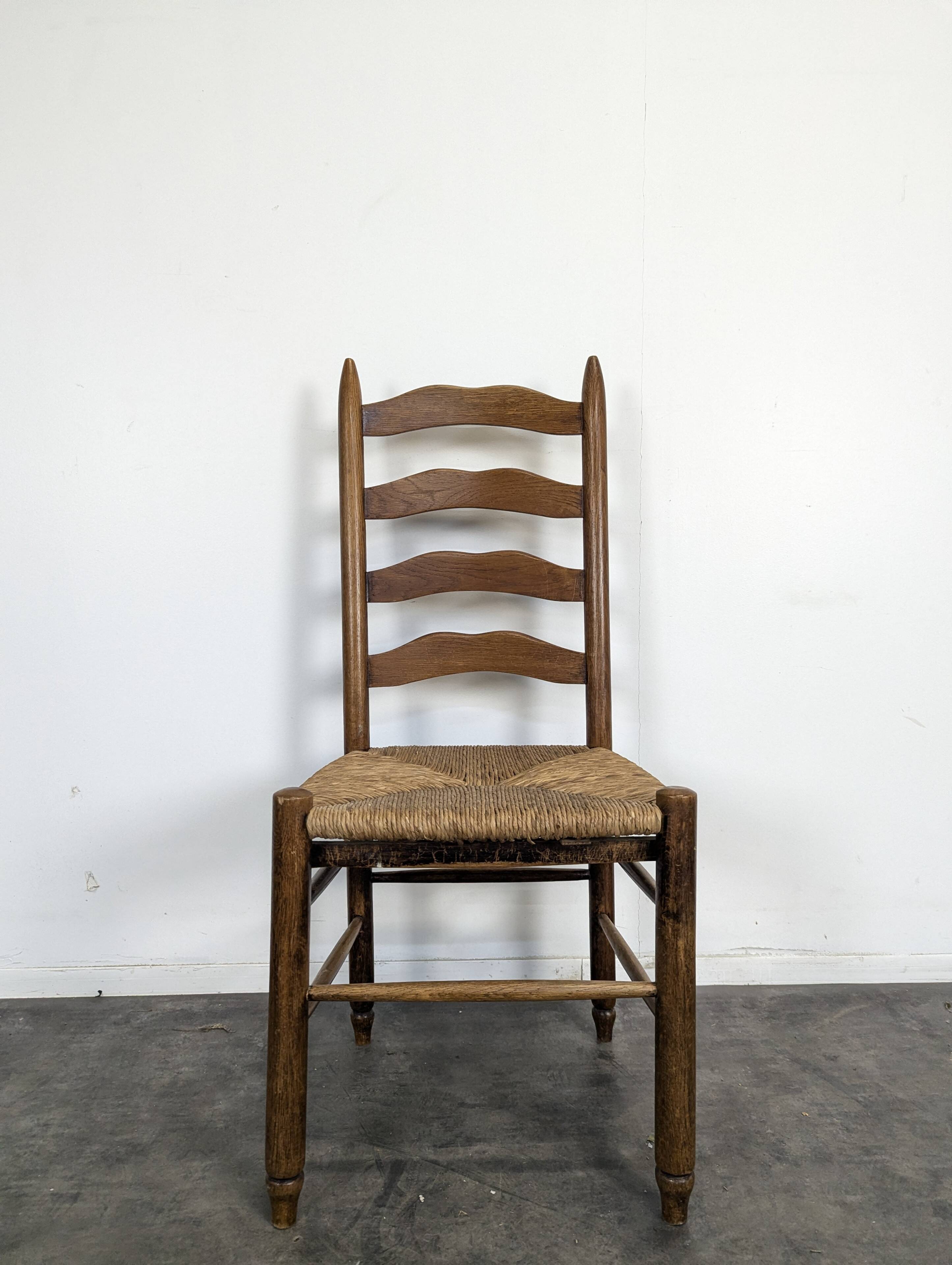 Série de 10 chaises dans l'esprit de Charlotte Perriand