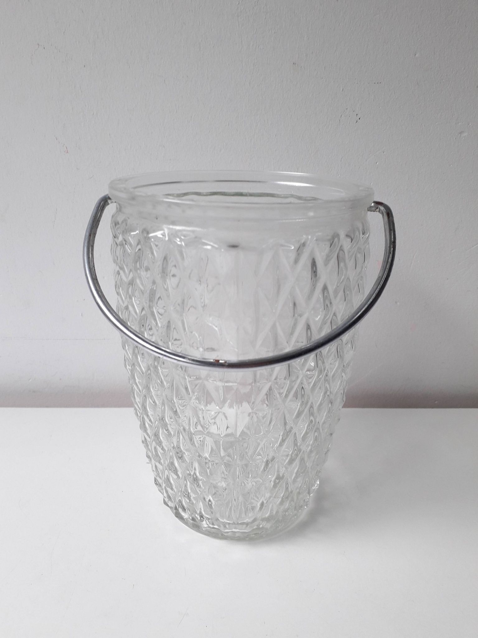 Cut glass ice bucket (vintage)