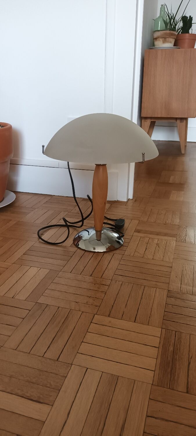 Vintage liner mushroom lamp